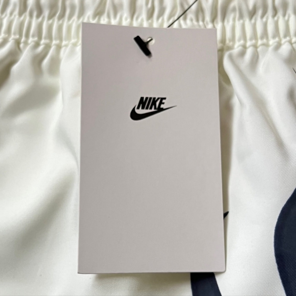 NWT Men's Nike Standard Fit Above Knee Length Shorts - Picture 3 of 13